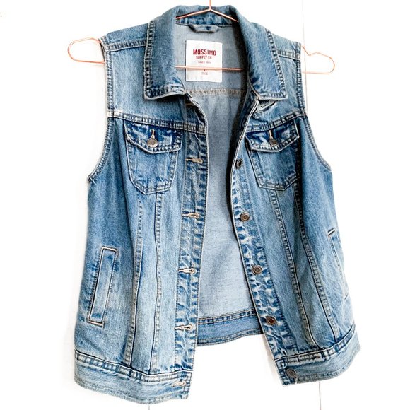 Mossimo Supply Co. Tops - target sleeveless denim button down vest w/collar